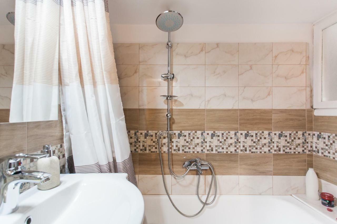Central, Quiet, Cozy and Very Clean Apartment Athene Buitenkant foto