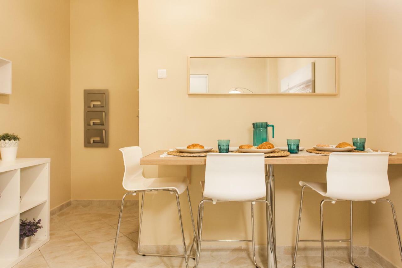 Central, Quiet, Cozy and Very Clean Apartment Athene Buitenkant foto